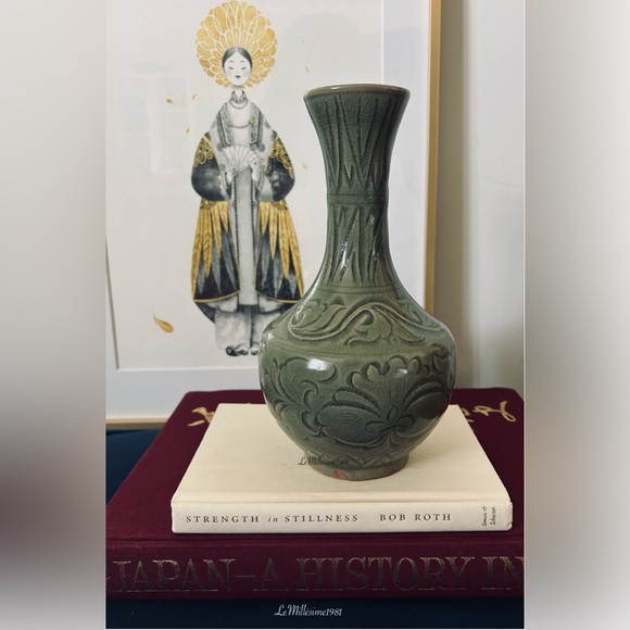 Yue Kiln Other - Old Fine Chinese Yue Kiln Vase Flower Pattern